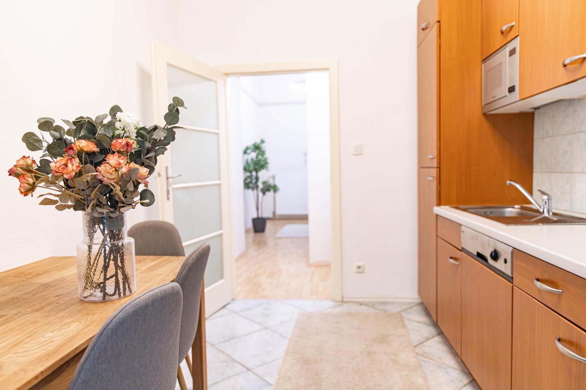 Stylish Apartment, Next To Schloss Belvedere Wien
